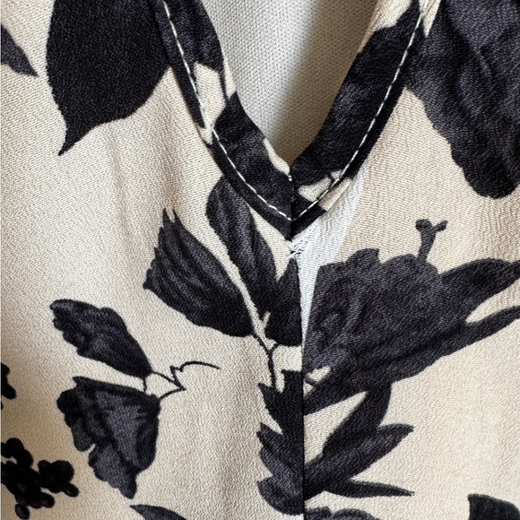 Floral Shift Dress - Picture 5 of 6